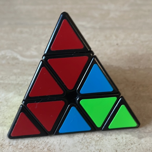 Triangle Rubik’s Cube (unsolved) - Picture 3 of 4